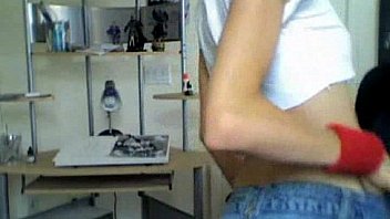 Beautiful webcam girl shows her very nice ass free porn