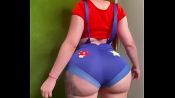 Booty dancing sexy curves