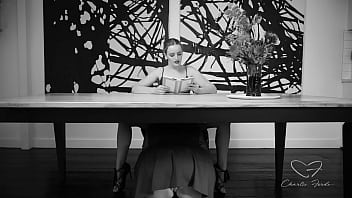 Charlie forde got her cunt eaten by amber moore as she reads