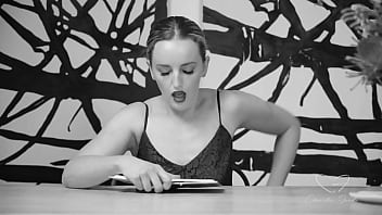 Charlie forde got her cunt eaten by amber moore as she reads