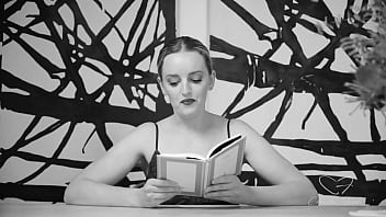 Charlie forde got her cunt eaten by amber moore as she reads