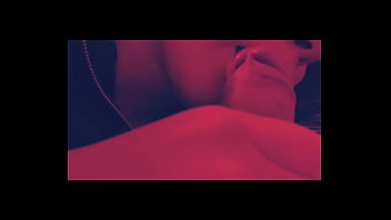 Pelirroja disfrutando del pene de su novio