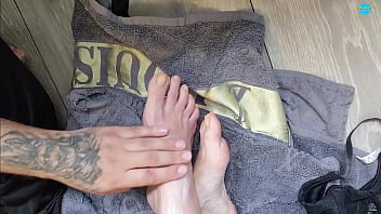 Milf having her feet pampered