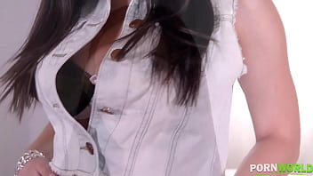 Booty bonanza spanish señorita shows off her curvy ass