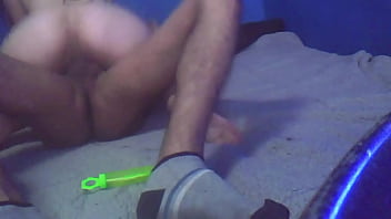 Le abro el culo a una prima de mi vieja con mamada y corrida en la boca