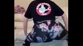 19 Year Old Twerks Ass thumbnail