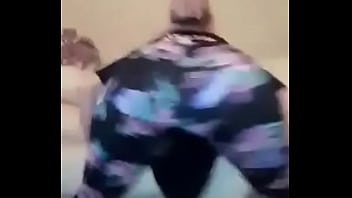 19 year old twerks ass