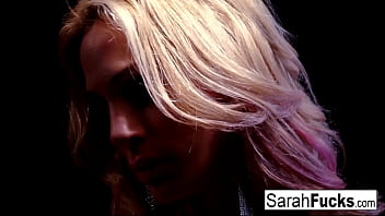 Milf slut fucks herself