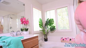 Blonde plumper luna storm enjoys solo wanking in bathtub