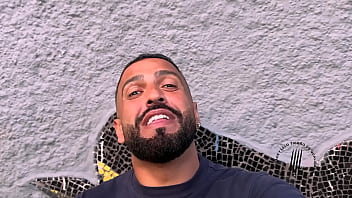 Trailer a vizinha e seu corninho