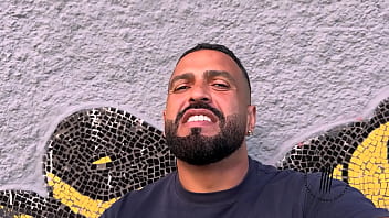 Trailer a vizinha e seu corninho