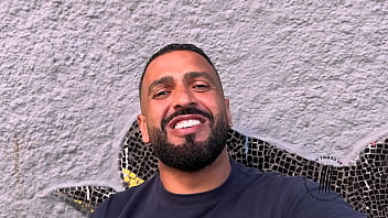 Trailer a vizinha e seu corninho