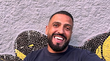 Trailer a vizinha e seu corninho