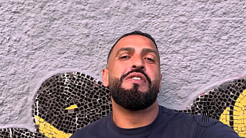 Trailer a vizinha e seu corninho