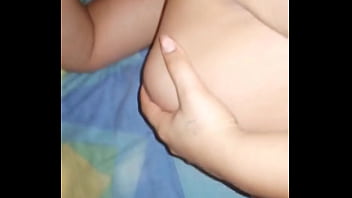 Doble penetracion vajinal con mi dildo y mi vecino