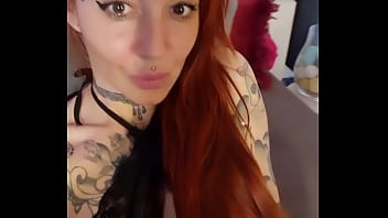 Tu attends quoi j ai la chatte trempé viens vite me faire jouir en show