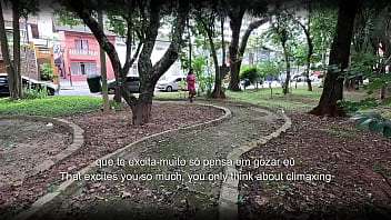 Histórias de uma ninfomaníaca suando o shorts no parque escorrendo mel da bucetinha