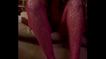 Lay on the floor while i spit in your mouth