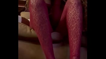 Lay on the floor while i spit in your mouth