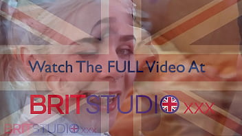 18 year old blonde bombshell ellie gets her pussy eaten and sucks cock