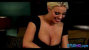 Stud fucks hot babe0611