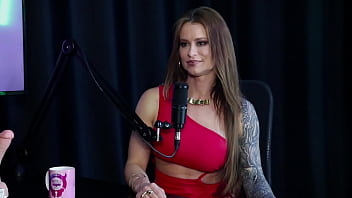 Acabou vazando o seu nude a mãe ajudou em uma gravação e o sexo ainda tem muito tabu tati weg sheer red