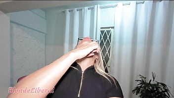 Fá que só gosta de gozar na minha cara e eu de roupa