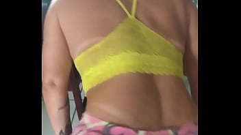 Mais uma bela safada deixando seus fãs louco com seu cuzão