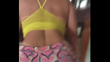 Mais uma bela safada deixando seus fãs louco com seu cuzão