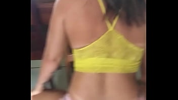 Mais uma bela safada deixando seus fãs louco com seu cuzão