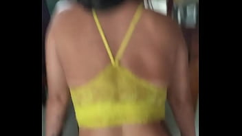 Mais uma bela safada deixando seus fãs louco com seu cuzão