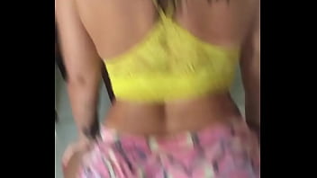 Mais uma bela safada deixando seus fãs louco com seu cuzão