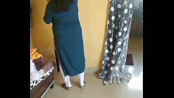 बड़ी गांड़ वाली सौतेली मां को चोदा