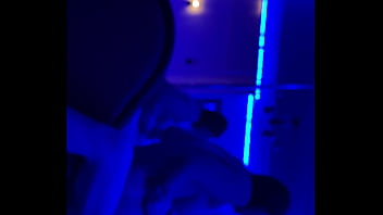 Развлекаюсь с миленькой шлюхой в love отеле