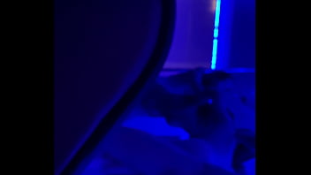 Развлекаюсь с миленькой шлюхой в love отеле