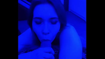 Развлекаюсь с миленькой шлюхой в love отеле