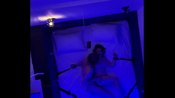 Развлекаюсь с миленькой шлюхой в love отеле