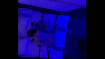 Развлекаюсь с миленькой шлюхой в love отеле