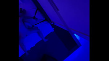 Развлекаюсь с миленькой шлюхой в love отеле