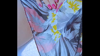 Sun kissed latina’s intimate glass toy session