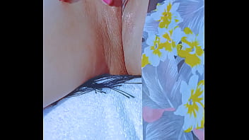 Sun kissed latina’s intimate glass toy session