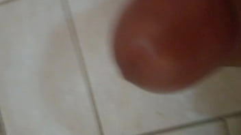 Batendo uma e gozando