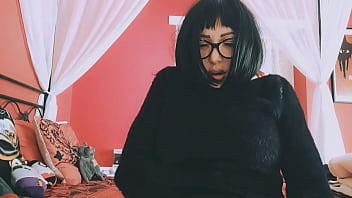 Chantal and her huge air in her belly