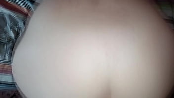 En mi cama follandome a mi hermanastra argentinos super calientes tetona y culona