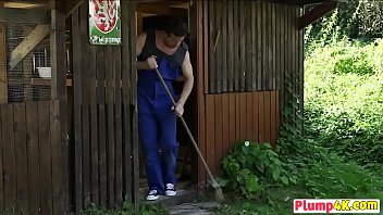 Blonde plumper sitting on stud face outdoors