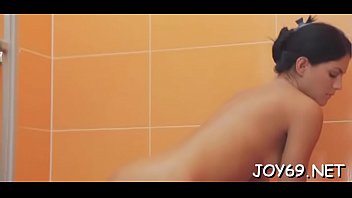 Solo hottie stretches pink pussy