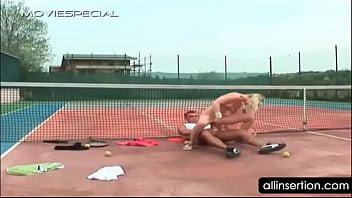 Slim blonde rides cock and gives bj on tennis field