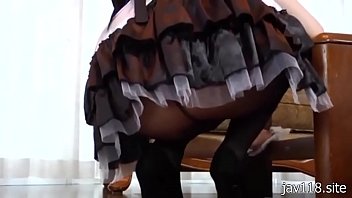 Choi manh tay voi co gai