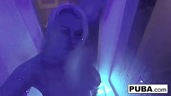 Blonde babe masturbates