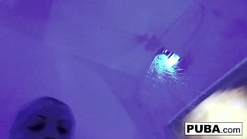 Blonde babe masturbates